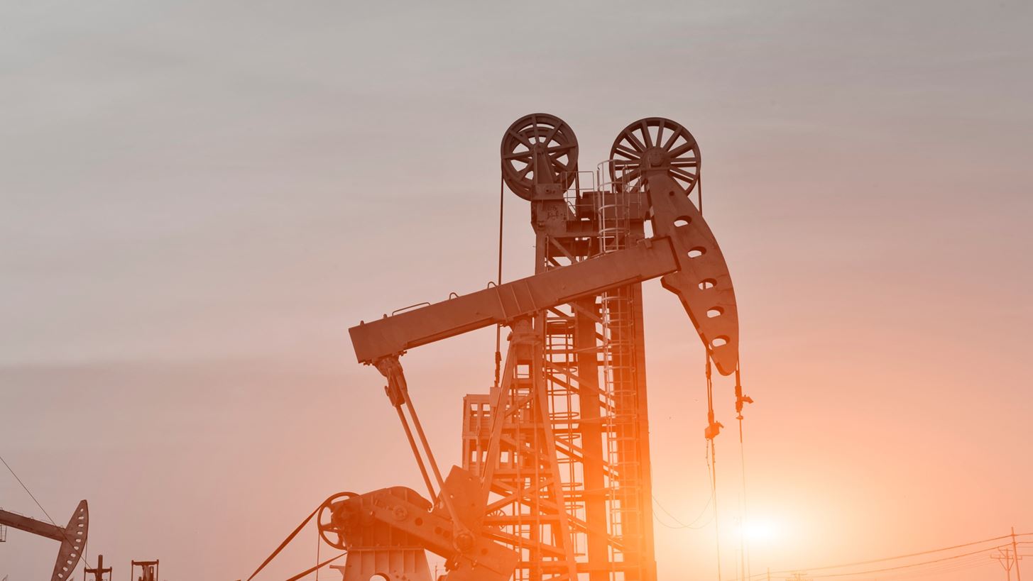 Πώς ο Τραμπ οδηγεί τον κόσμο πίσω στο πετρέλαιο και το φυσικό αέριο