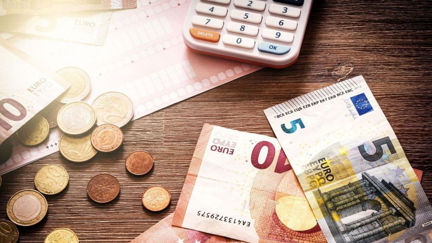 Τέλος του μήνα οι αποφάσεις για 17.000 επιχειρήσεις που διεκδικούν επιστρεπτέα προκαταβολή