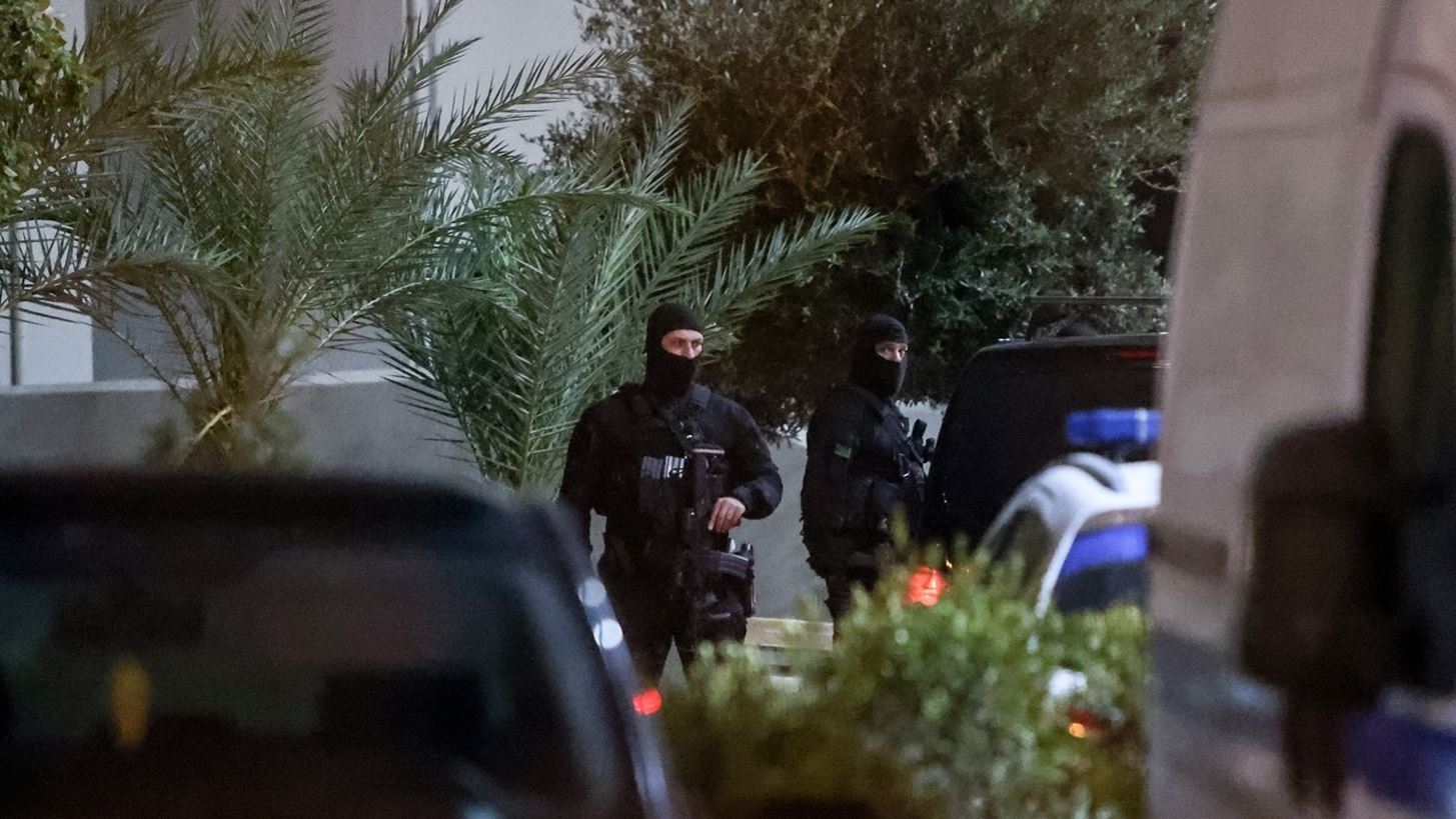 Παραδόθηκαν τα τρία καταζητούμενα αδέλφια για το μακελειό στα Βορίζια