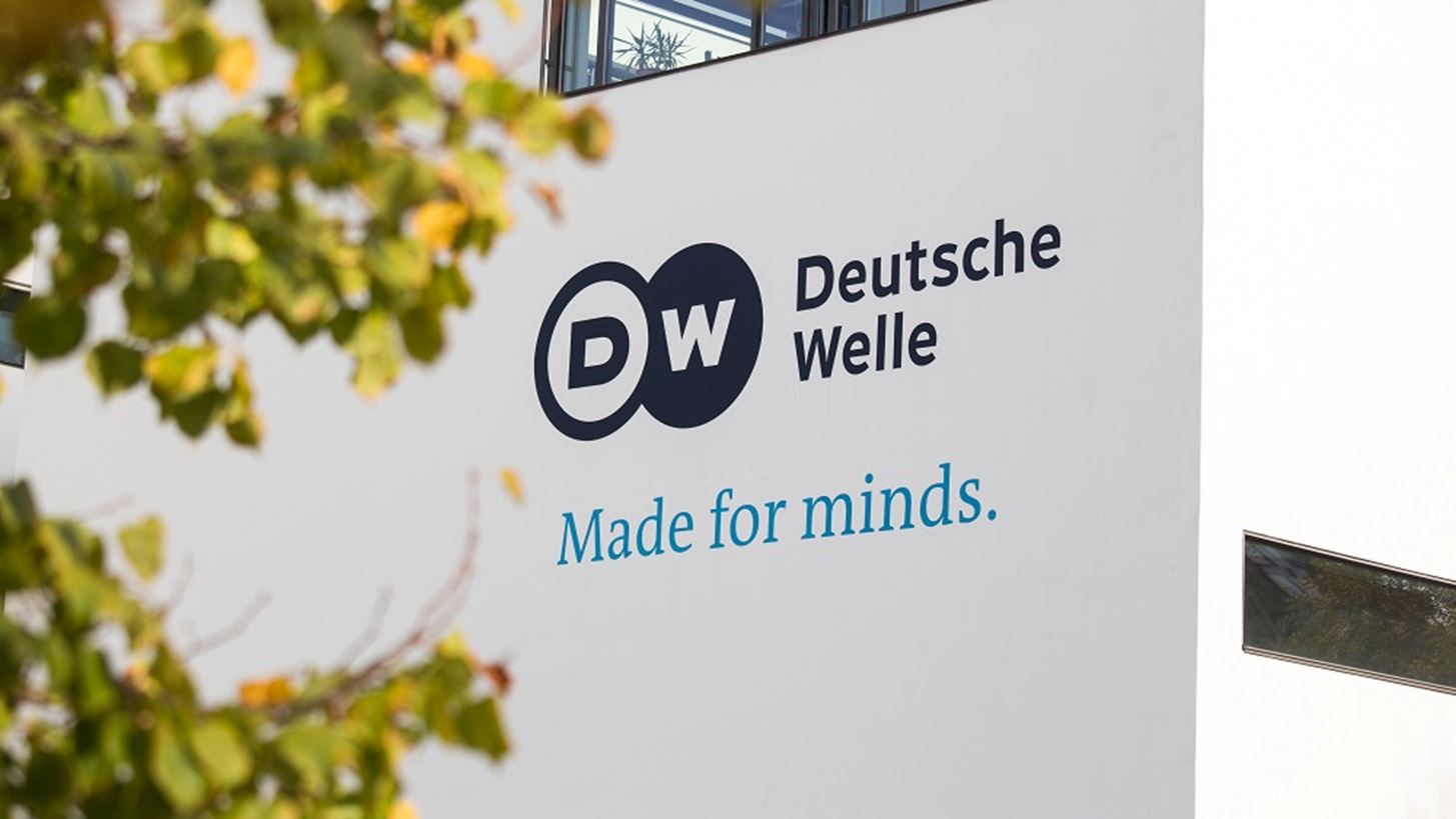 Γερμανία: Αντίδραση της κυβέρνησης στην ταξινόμηση της Deutsche Welle ως ανεπιθύμητου οργανισμού από την Μόσχα