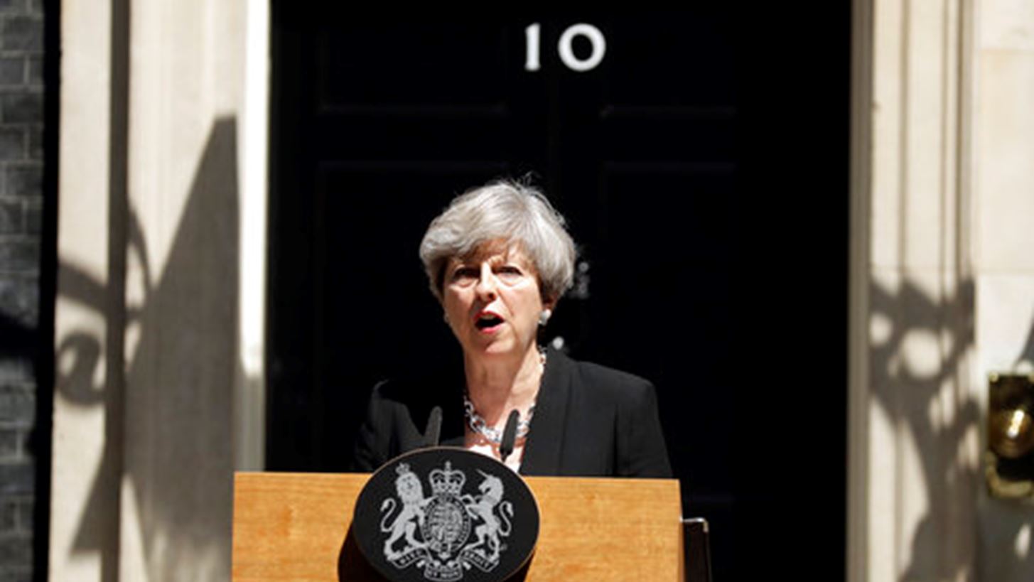 Διάλογο για το Brexit ζητά η Μέι