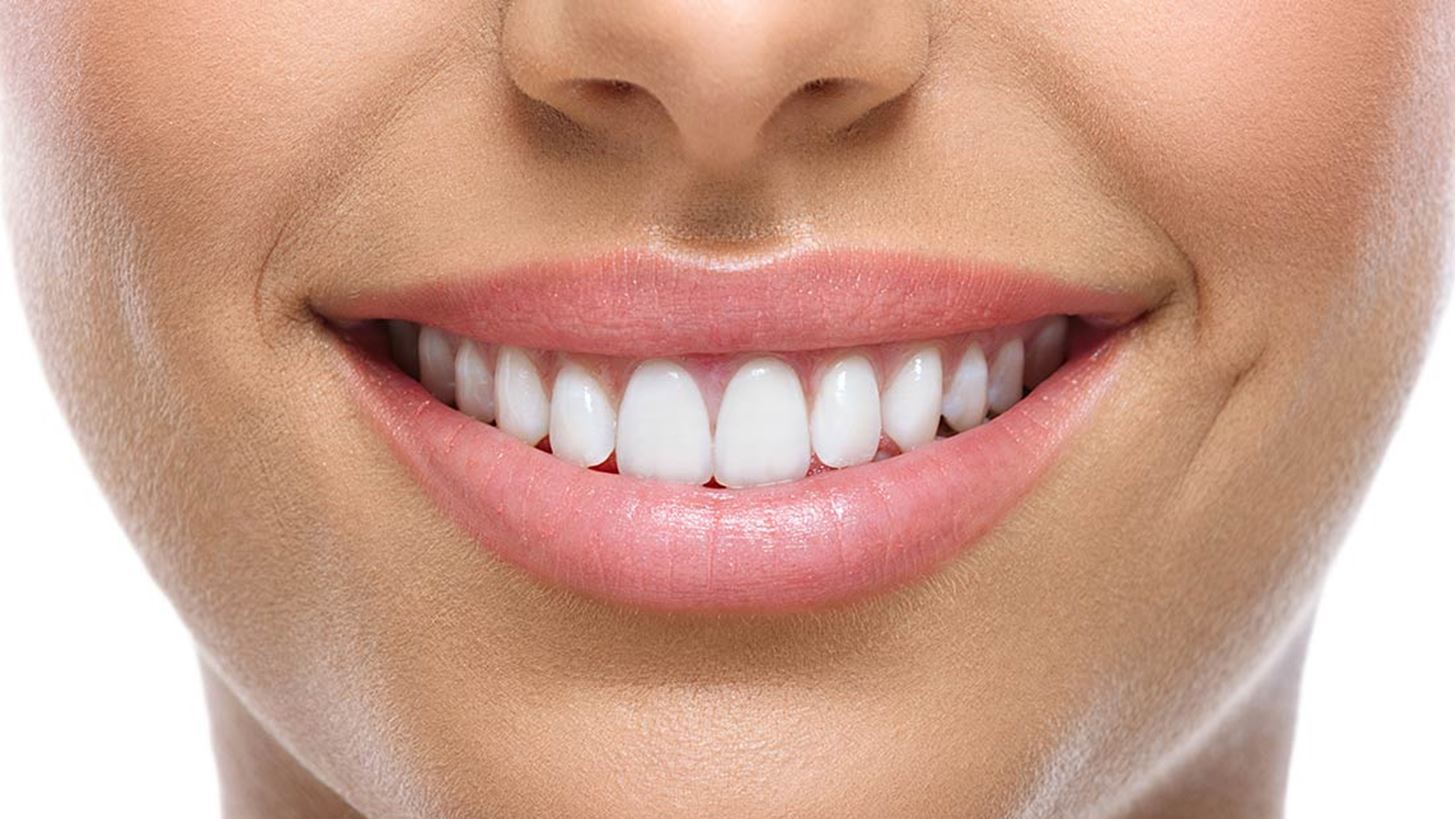 Γιατί τα δόντια μας σταματούν να είναι λευκά;