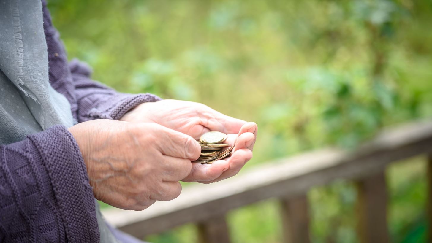 Παραμένουν πολύ υψηλότερες  οι συντάξεις του δημοσίου σε σχέση με τον ιδιωτικό τομέα  - Τα νέα δεδομένα και οι αιτίες του χάσματος