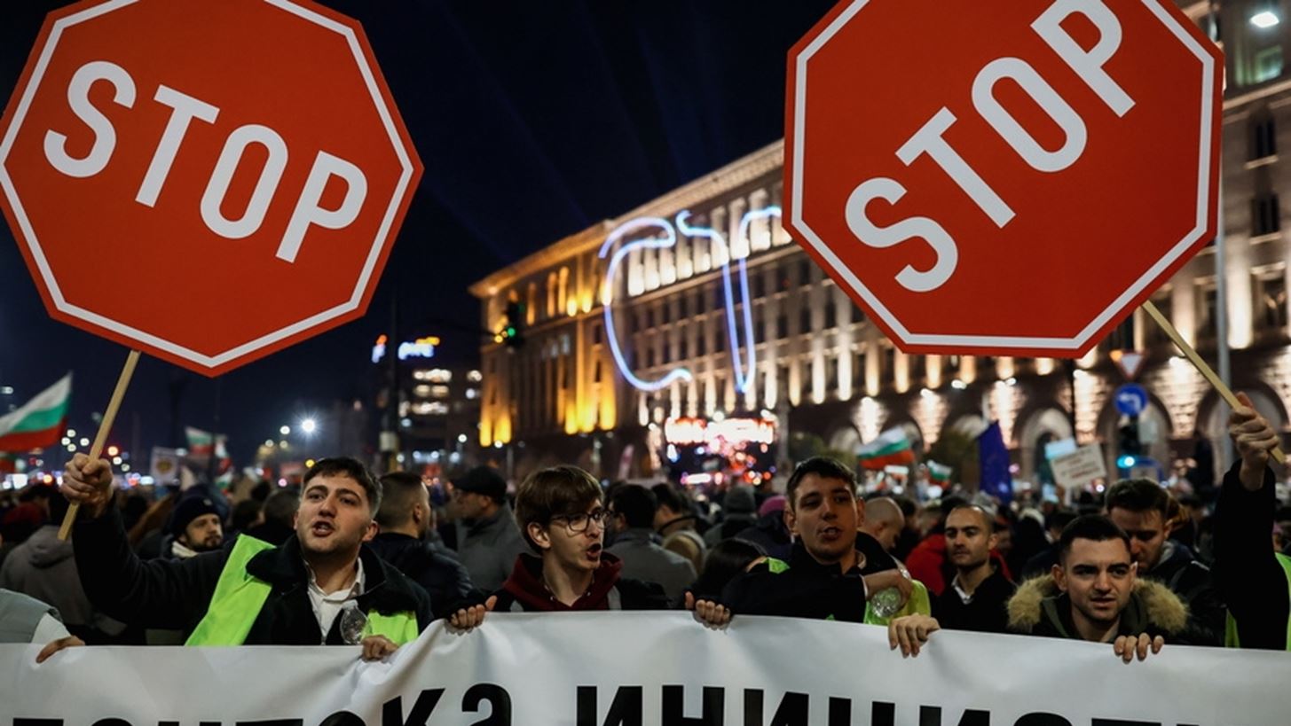 Βουλγαρία: Η κυβέρνηση έπεσε, η αστάθεια παραμένει