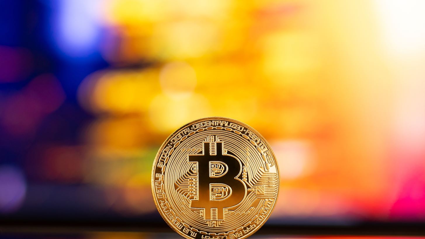 Bitcoin: Έσπασε το φράγμα των 100.000 δολαρίων με "σήμα" Τραμπ