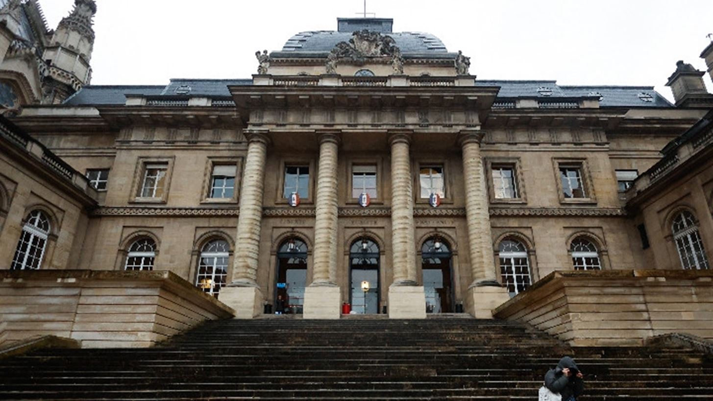 Γαλλία: Στο εδώλιο 40χρονη - Δηλητηρίασε λόγω αντισημιτισμού τους εργοδότες της