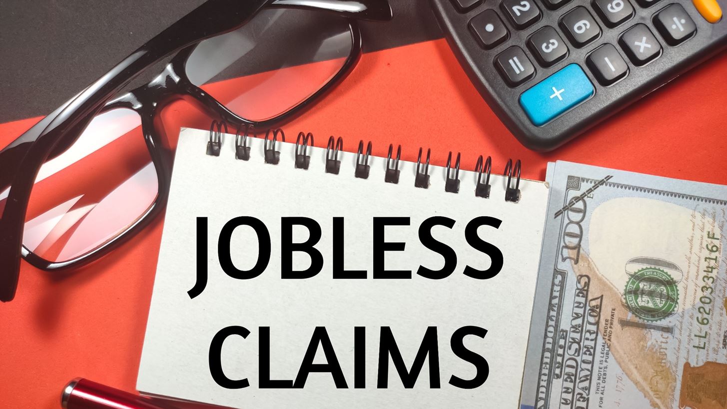 ΗΠΑ: Χαμηλότερα του αναμενόμενου τα επιδόματα ανεργίας στα 216.000