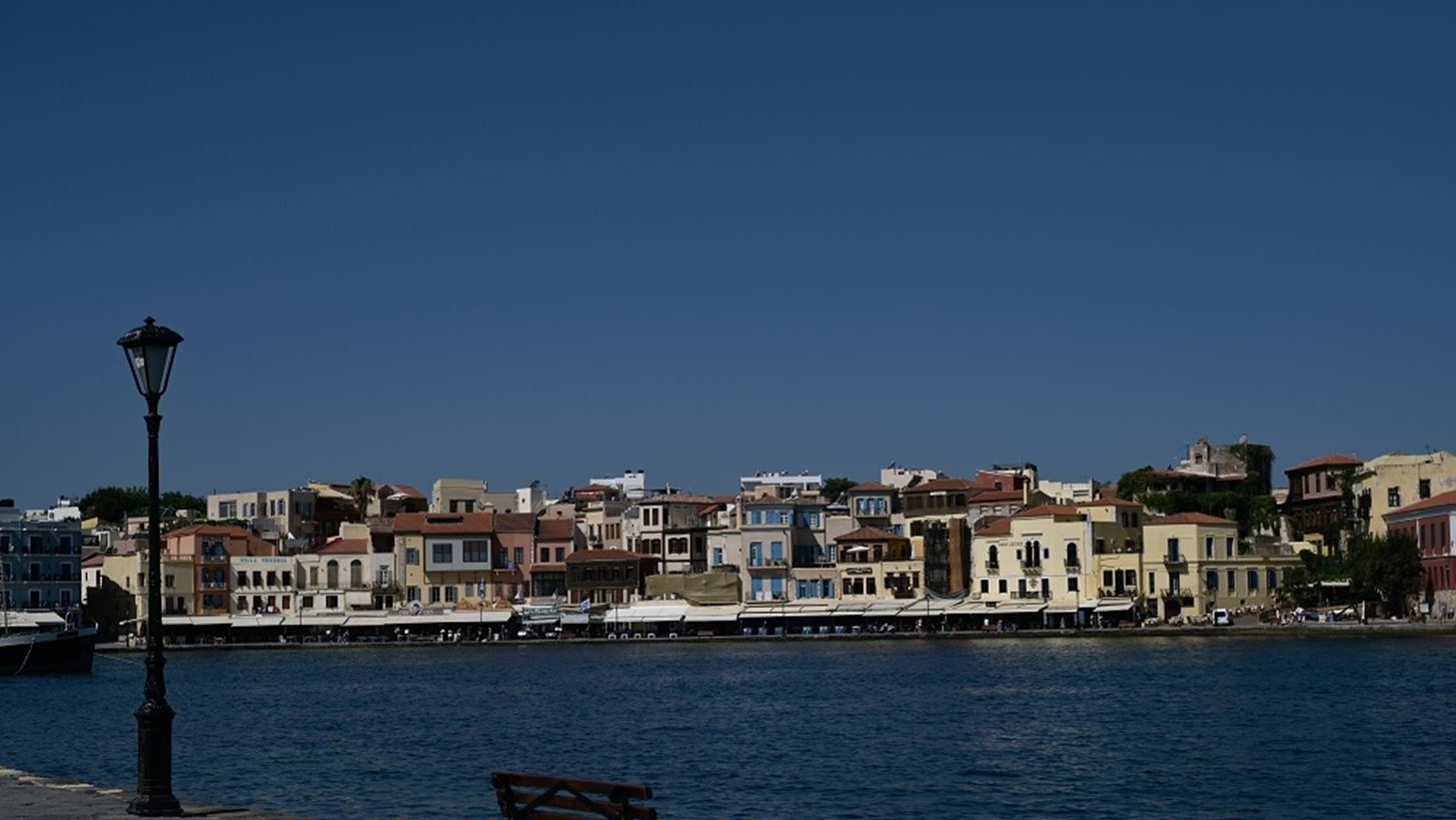 Χανιά: Κατέρρευσε μπαλκόνι από ημιτελή οικοδομή στο κέντρο της πόλης