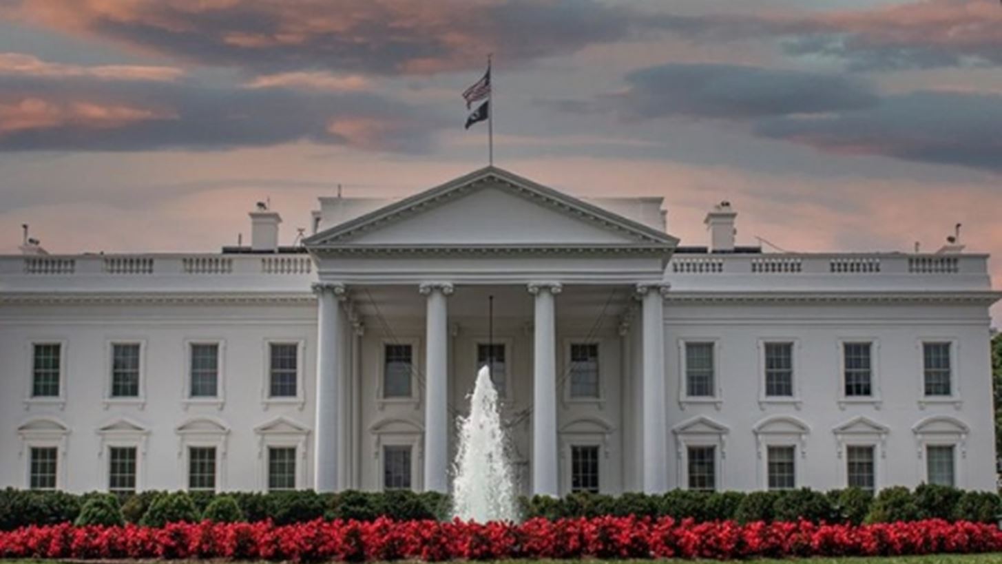 Όχημα έπεσε στην πύλη του Λευκού Οίκου - Συνελήφθη ο οδηγός