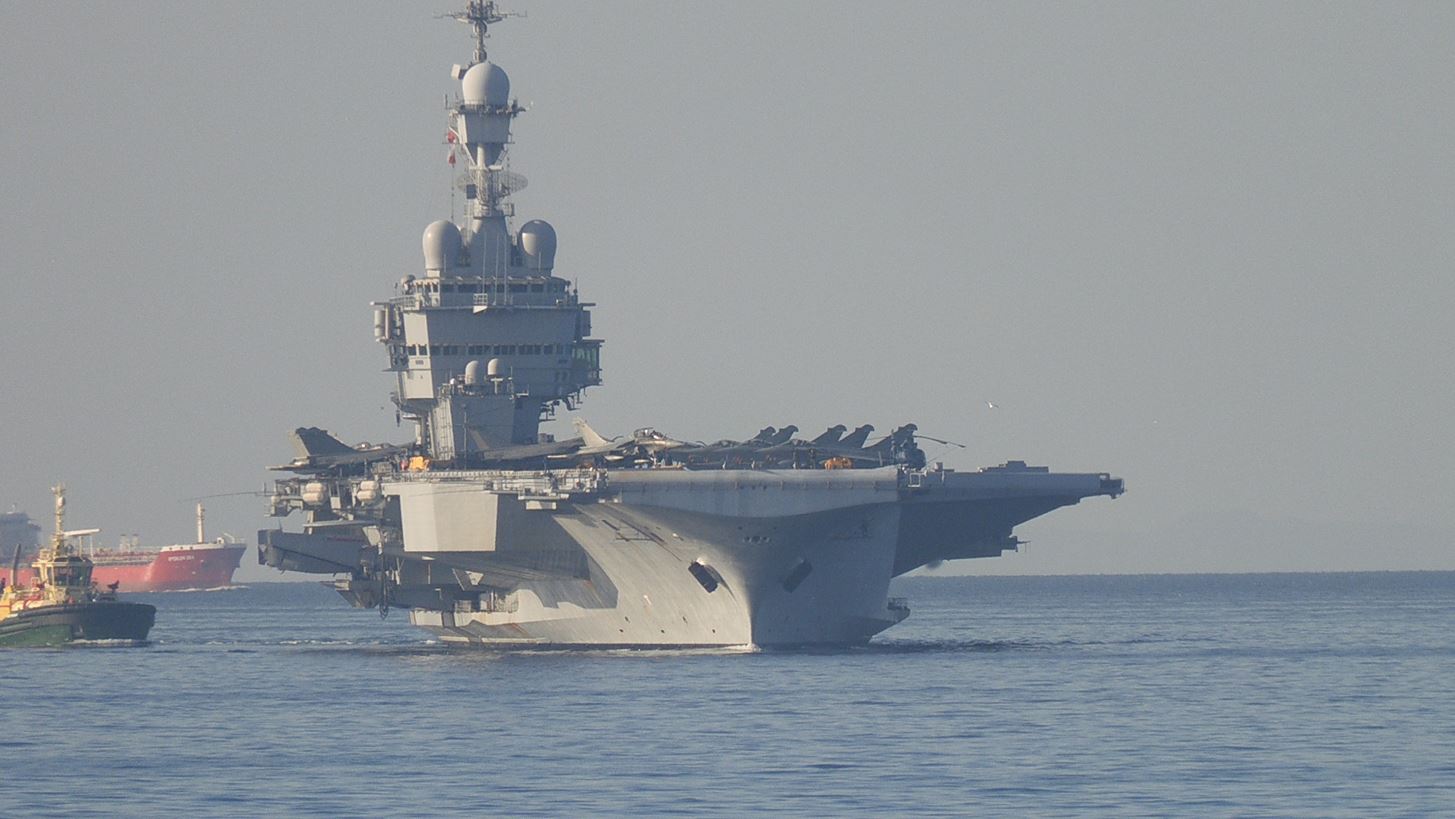 ΗΠΑ: Ο κατάπλους αεροπλανοφόρου στα ανοικτά της Λατινικής Αμερικής κλιμακώνει την ένταση με τη Βενεζουέλα