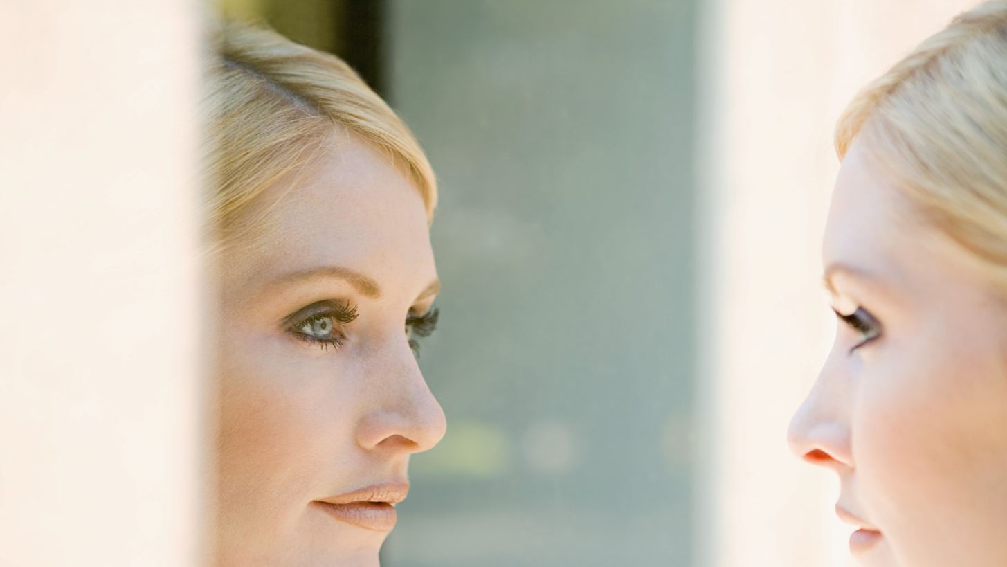 Η Allergan Aesthetics παρουσιάζει την πρώτη της υβριδική ενέσιμη θεραπεία διπλής δράσης