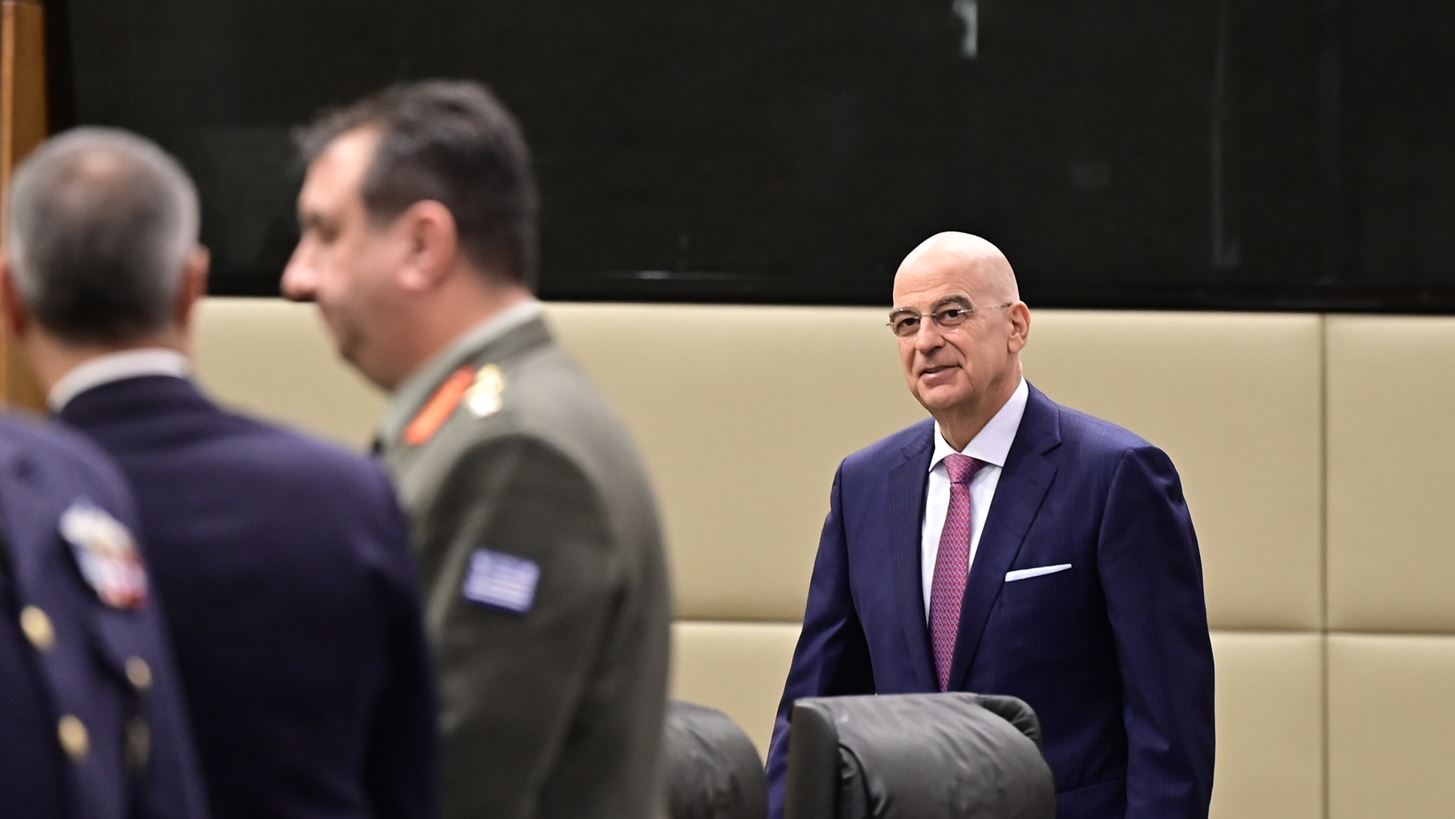 Ν. Δένδιας: Θα χαρίσουμε στον Λίβανο μια σειρά από τεθωρακισμένα οχήματα