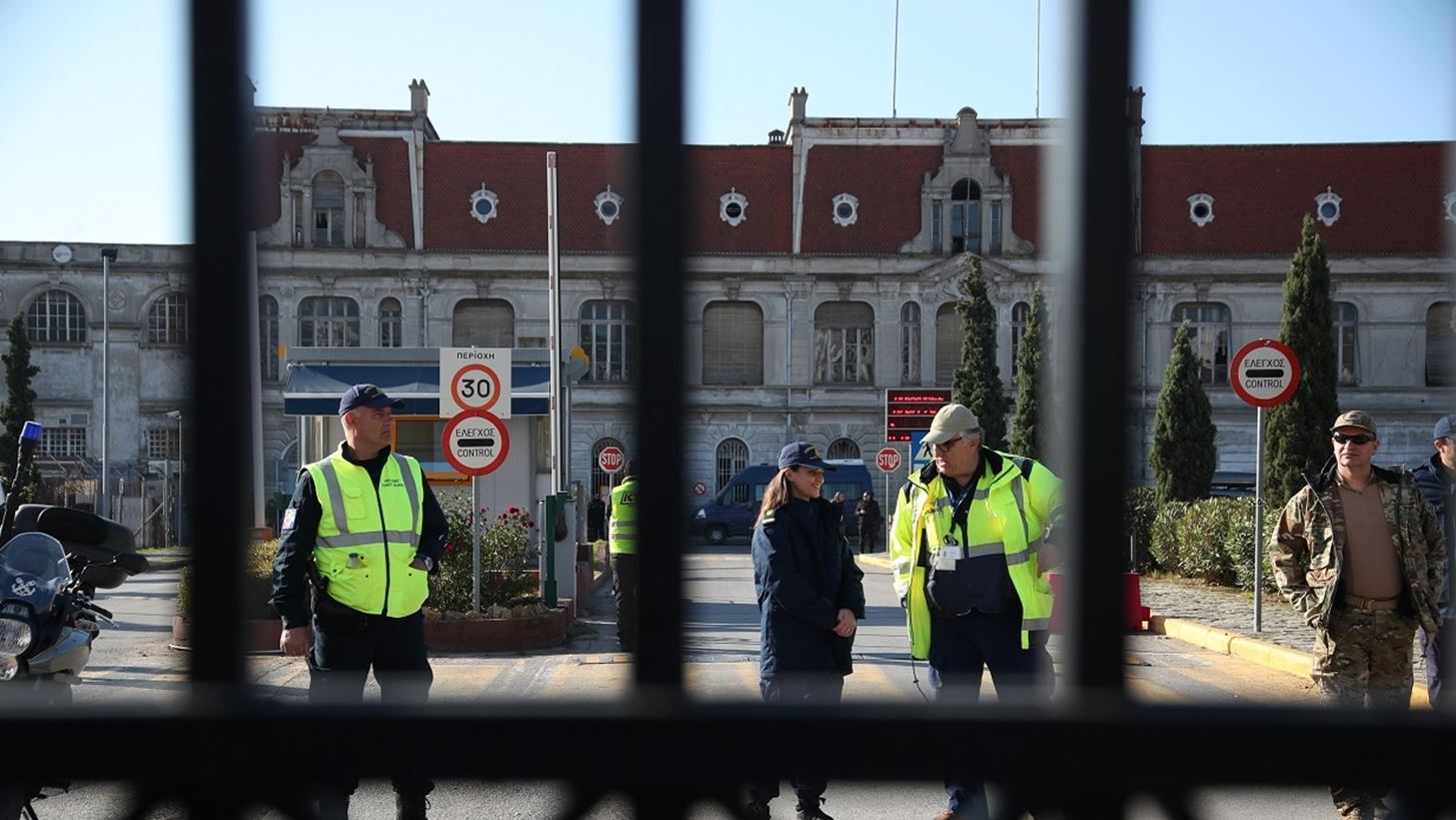 Θεσσαλονίκη: Με τρακτέρ και λεωφορεία, παραγωγοί από τα μπλόκα θα κινηθούν για το συλλαλητήριο στο λιμάνι της πόλης