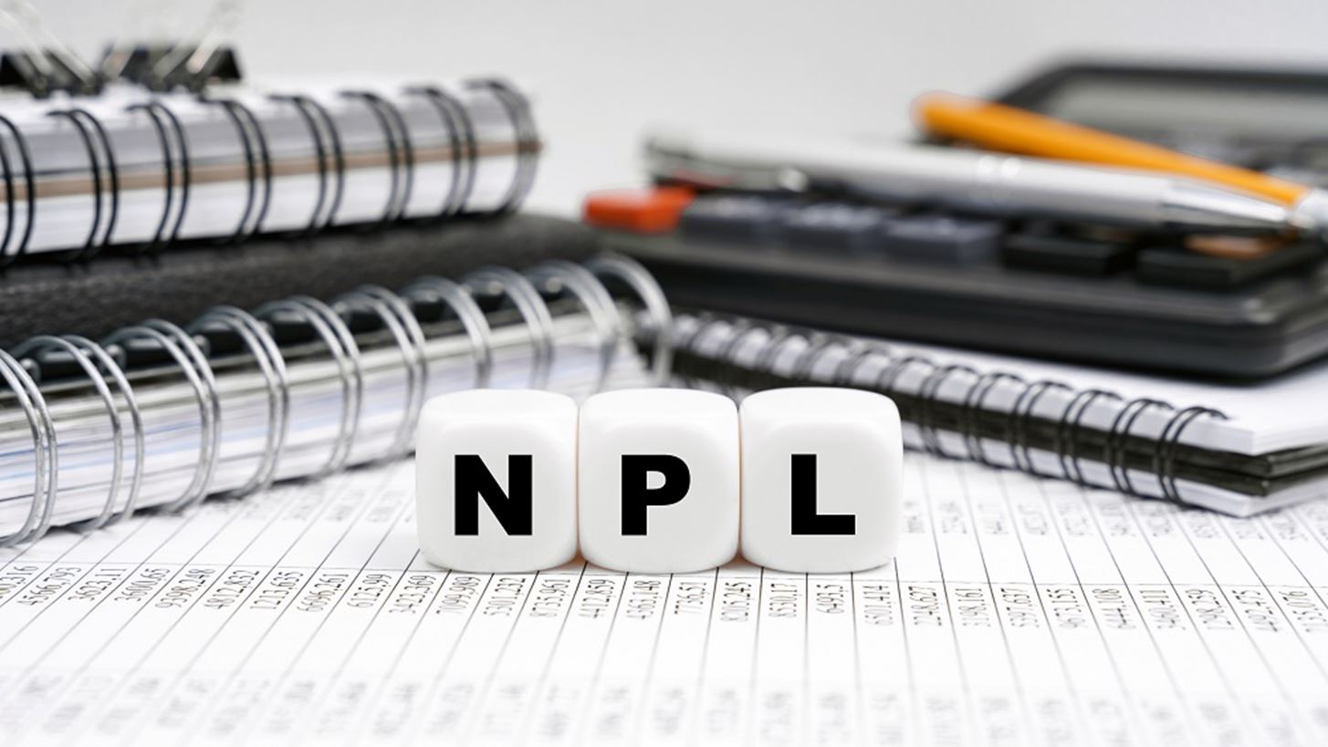 Γιατί οι τράπεζες συγχωνεύουν τις holding εταιρίες τους- Κλείνει η παρένθεση της μεγάλης κρίσης των κόκκινων δανείων