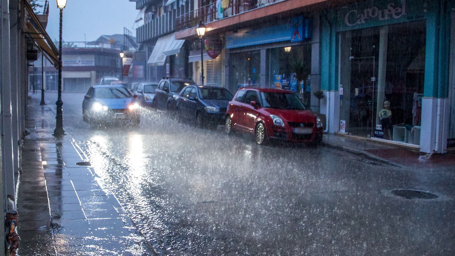 Κακοκαιρία: Kαταιγίδες και χαλάζι φέρνει η "Adel" - Προβλήματα σε Κέρκυρα και Αιτωλοακαρνανία