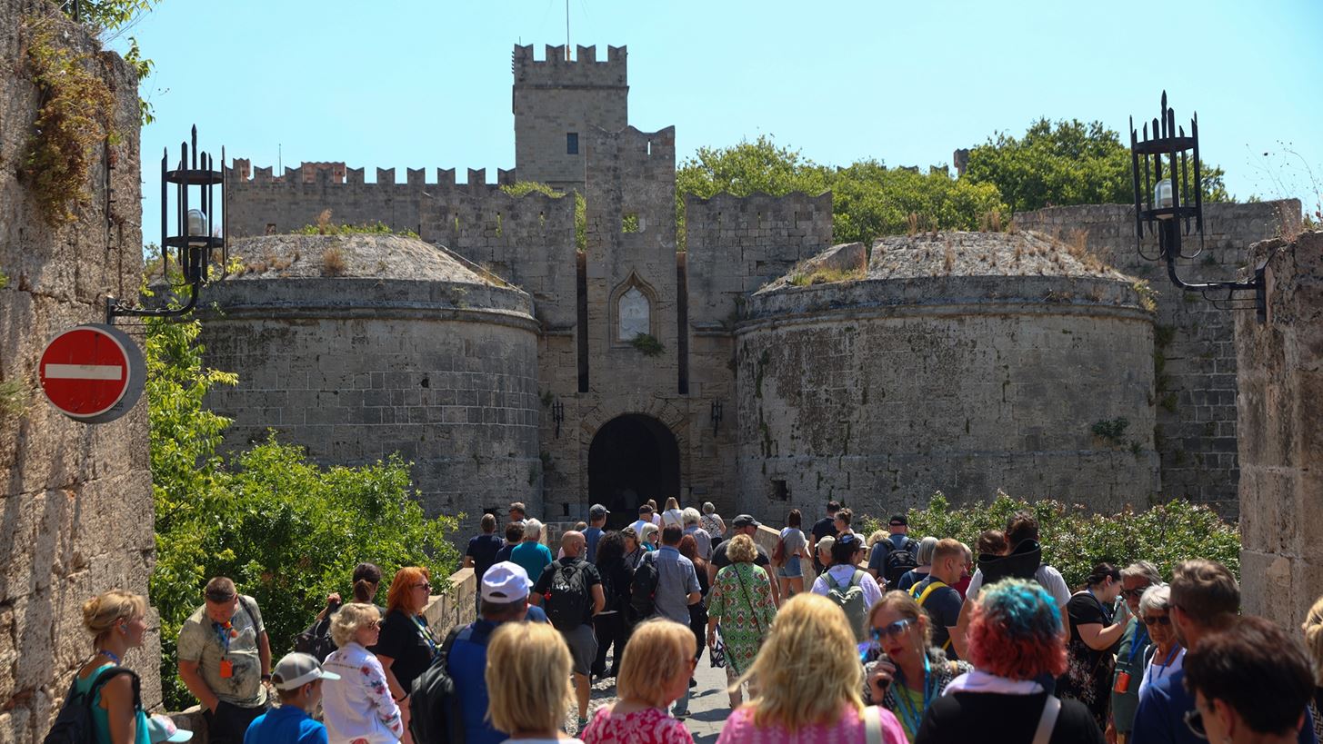 Πόσα ξόδεψε κάθε τουρίστας φέτος στην Ελλάδα
