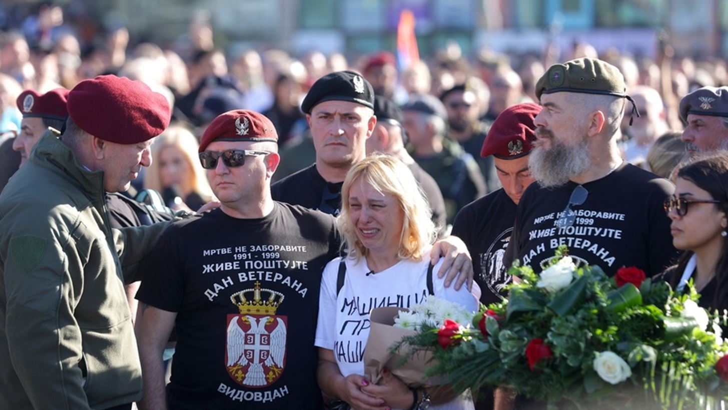 Σερβία: Μεγάλη συγκέντρωση μνήμης στο Νόβι Σαντ για τα θύματα της τραγωδίας στον σιδηροδρομικό σταθμό