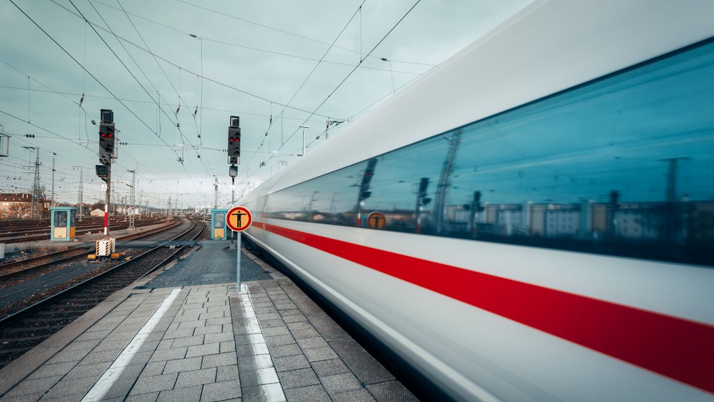 European Newsroom: Η ΕΕ επιταχύνει την ανάπτυξη δικτύου αμαξοστοιχιών υψηλής ταχύτητας