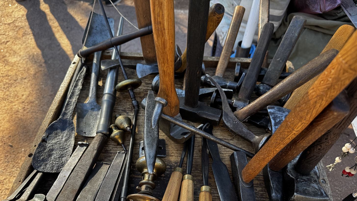 Χ. Τζάνης: Ο ξυλογλύπτης φύλακας της λαϊκής τέχνης που έφερε την Ήπειρο στην καρδιά της Αθήνας