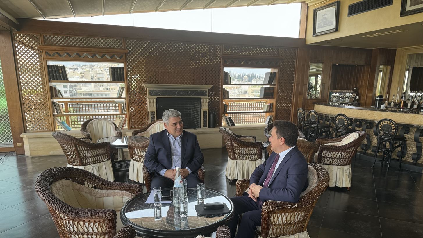 Συνέντευξη Αλί Μπαμπατζάν: "Παράθυρο ευκαιρίας για τα ελληνοτουρκικά τα επόμενα 3-4 χρόνια"