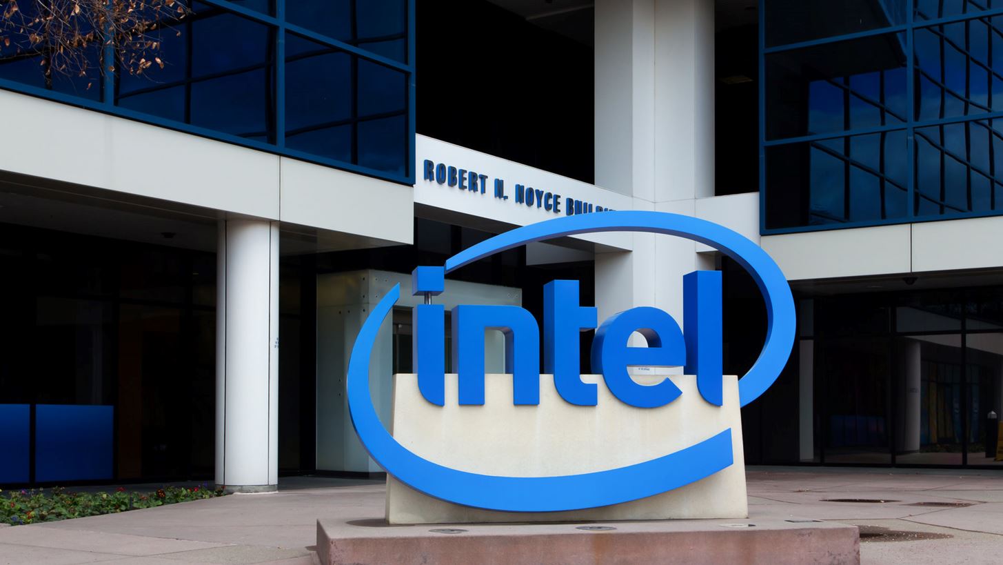 Intel: Ξεπέρασε τις προβλέψεις για το γ' τρίμηνο - Ράλι 5% για τη μετοχή λόγω... δραστικής λιτότητας