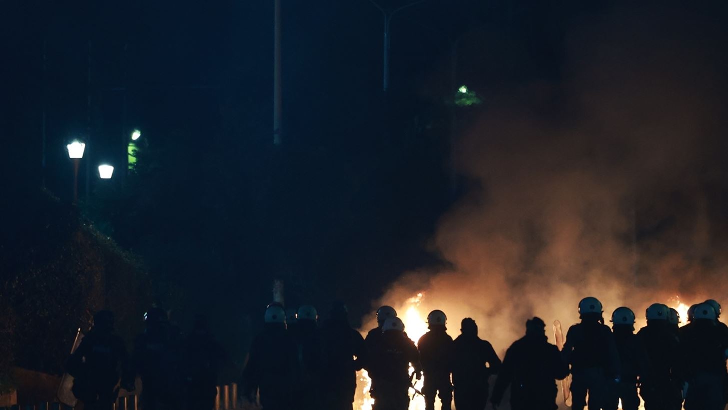 Θεσσαλονίκη: 18 προσαγωγές και μία σύλληψη μετά από επεισόδια στο κέντρο της πόλης