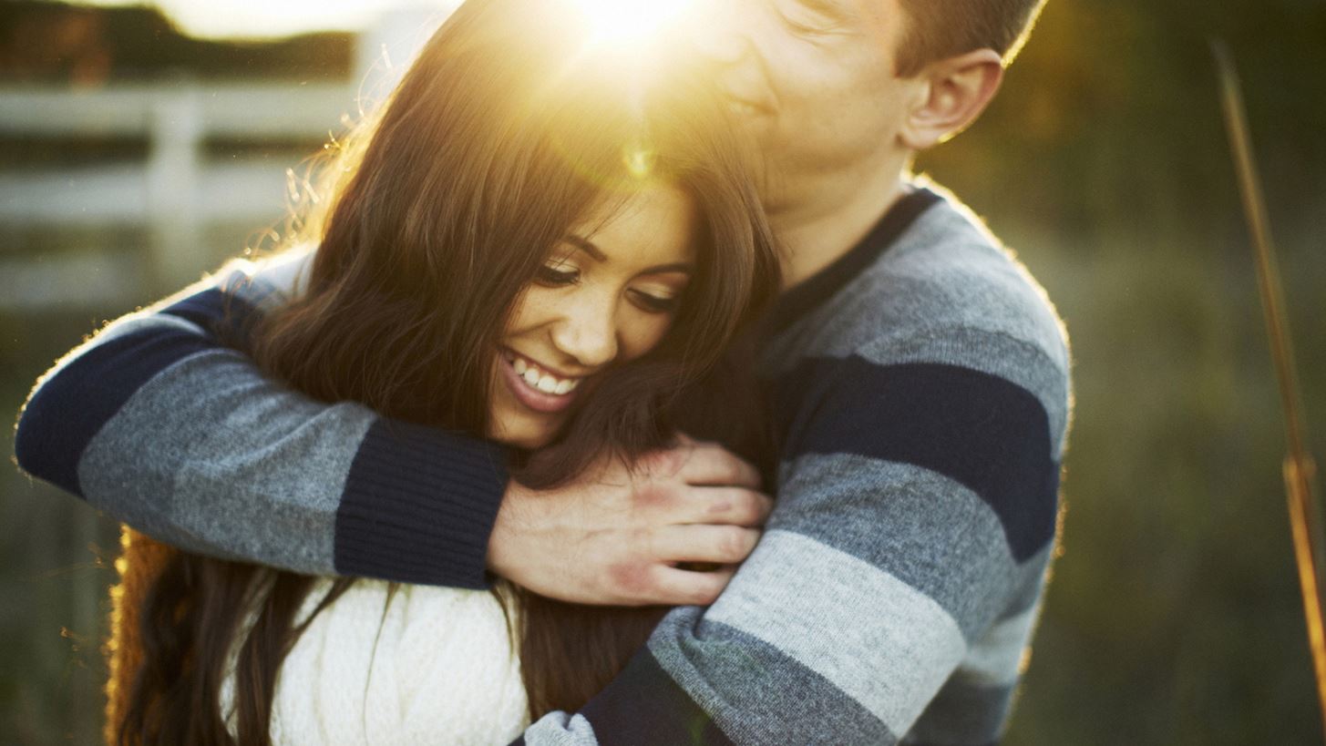 Γιατί πρέπει να φιλιέστε περισσότερο το χειμώνα