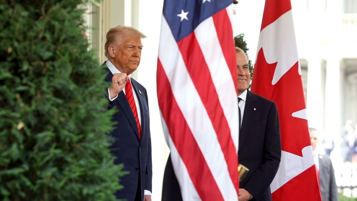 Τραμπ: "Πολύ καλή συζήτηση" με τον Κάρνεϊ