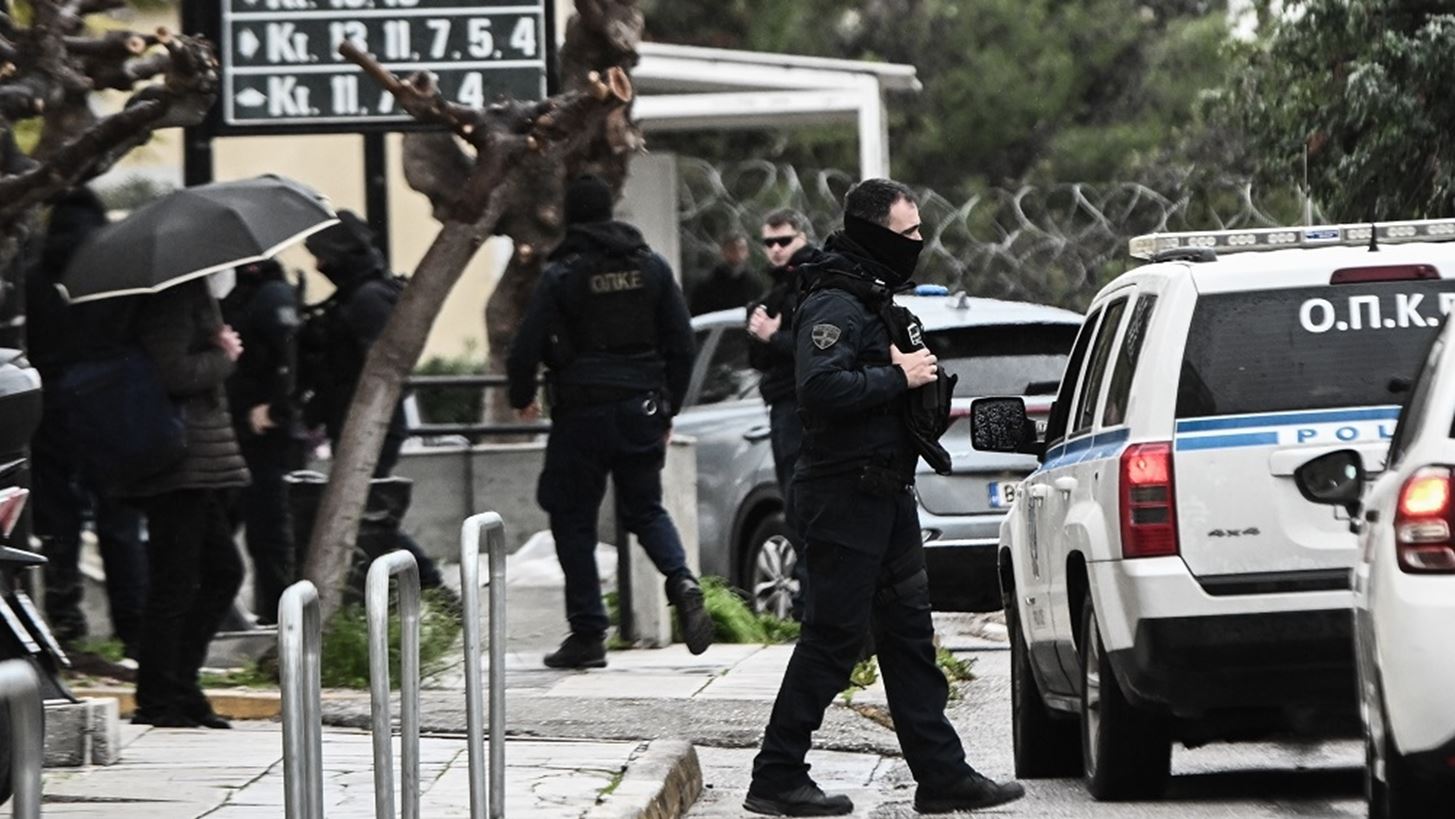 Με ένα καλάσνικοφ και ένα εννιάρι πιστόλι εκτέλεσαν τον Γ. Λάλα – Νέα στοιχεία για τη μαφιόζικη δολοφονία στην Αράχωβα