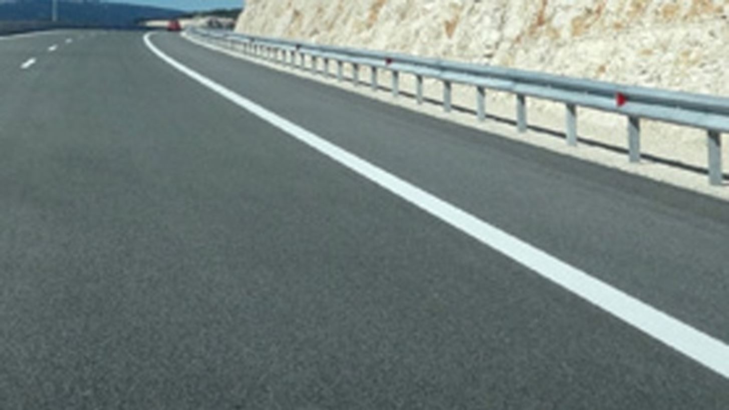 Διακοπή κυκλοφορίας στον δρόμο Κοζάνης - Λάρισας λόγω πτώσης βράχων