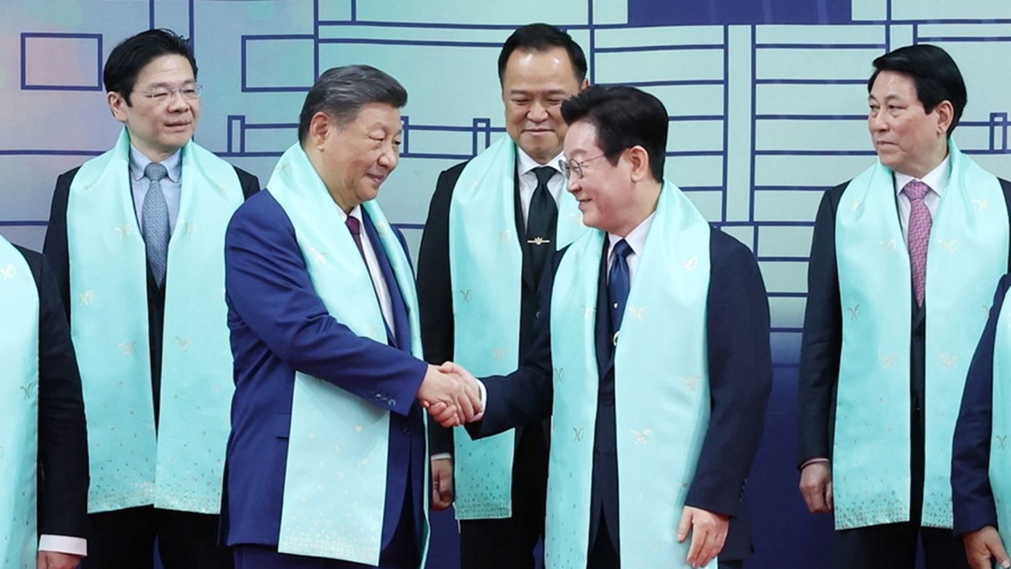 Ο Σι Τζινπίνγκ στο επίκεντρο της συνόδου Ασίας - Ειρηνικού με διακυρήξεις υπέρ του πολυπολικού κόσμου