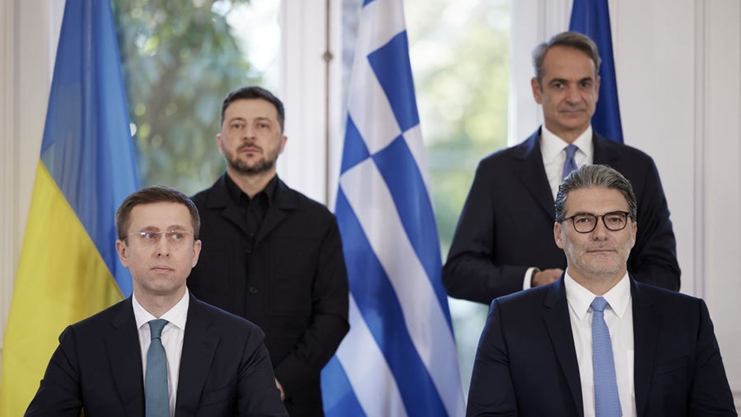 Politico: Η Ελλάδα υιοθετεί την ενεργειακή ατζέντα των ΗΠΑ - Πρώτη στην ΕΕ που συμμετέχει ενεργά στην αντικατάσταση του ρωσικού αερίου με LNG