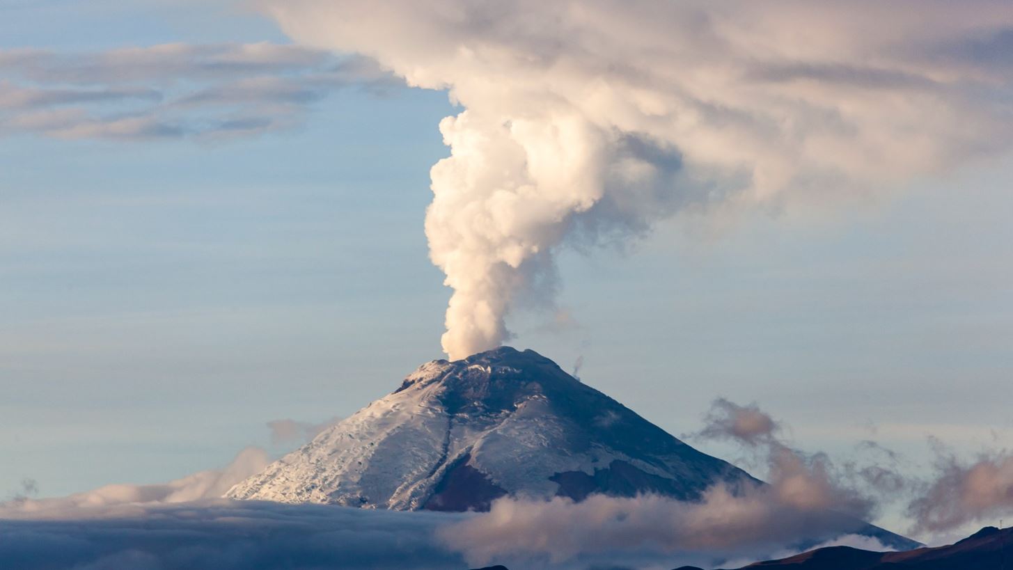 Ιαπωνία: Εξερράγη το ηφαίστειο Σακουρατζίμα στην Ιαπωνία - Ακυρώθηκαν πτήσεις λόγω της ηφαιστειακής τέφρας