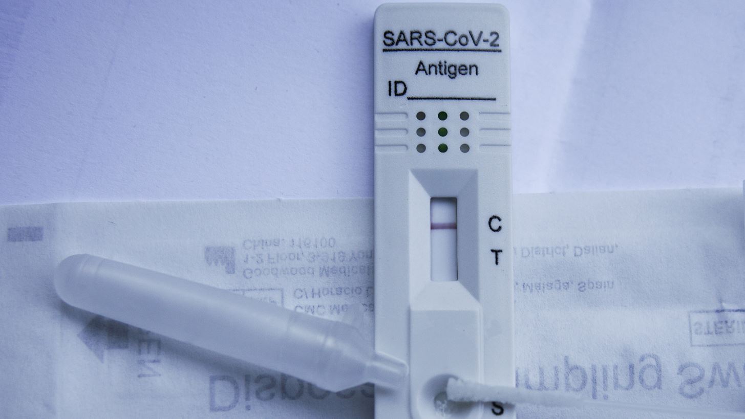 Μπαίνουμε στην εποχή της αυτοδιάγνωσης; Eρωτήματα και προβληματισμοί για τη χρήση των sefl test