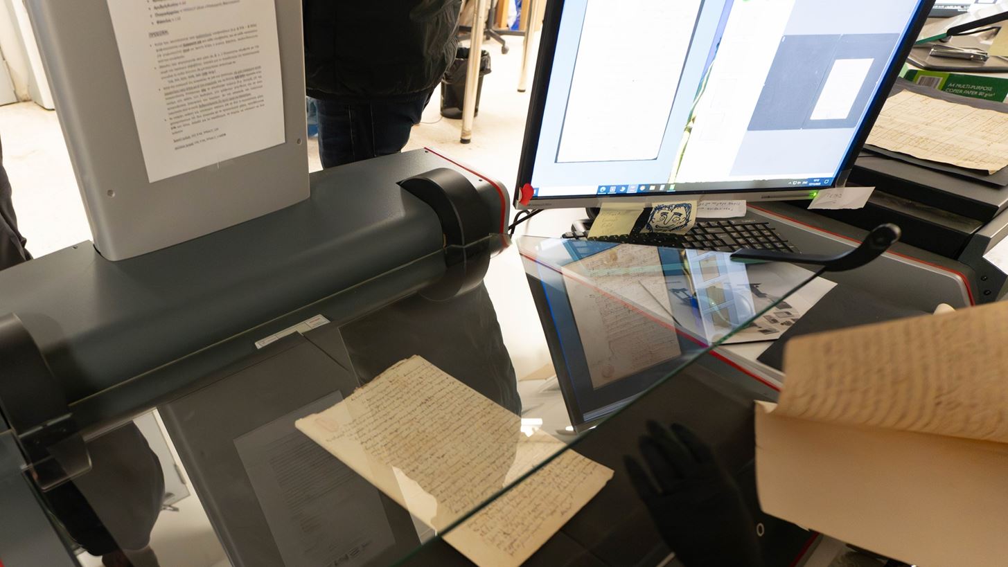 Σε εξέλιξη η ψηφιοποίηση 1,2 δισ. σελίδων των Αρχείων του Κράτους - Πώς θα βοηθήσει τη δημόσια διοίκηση
