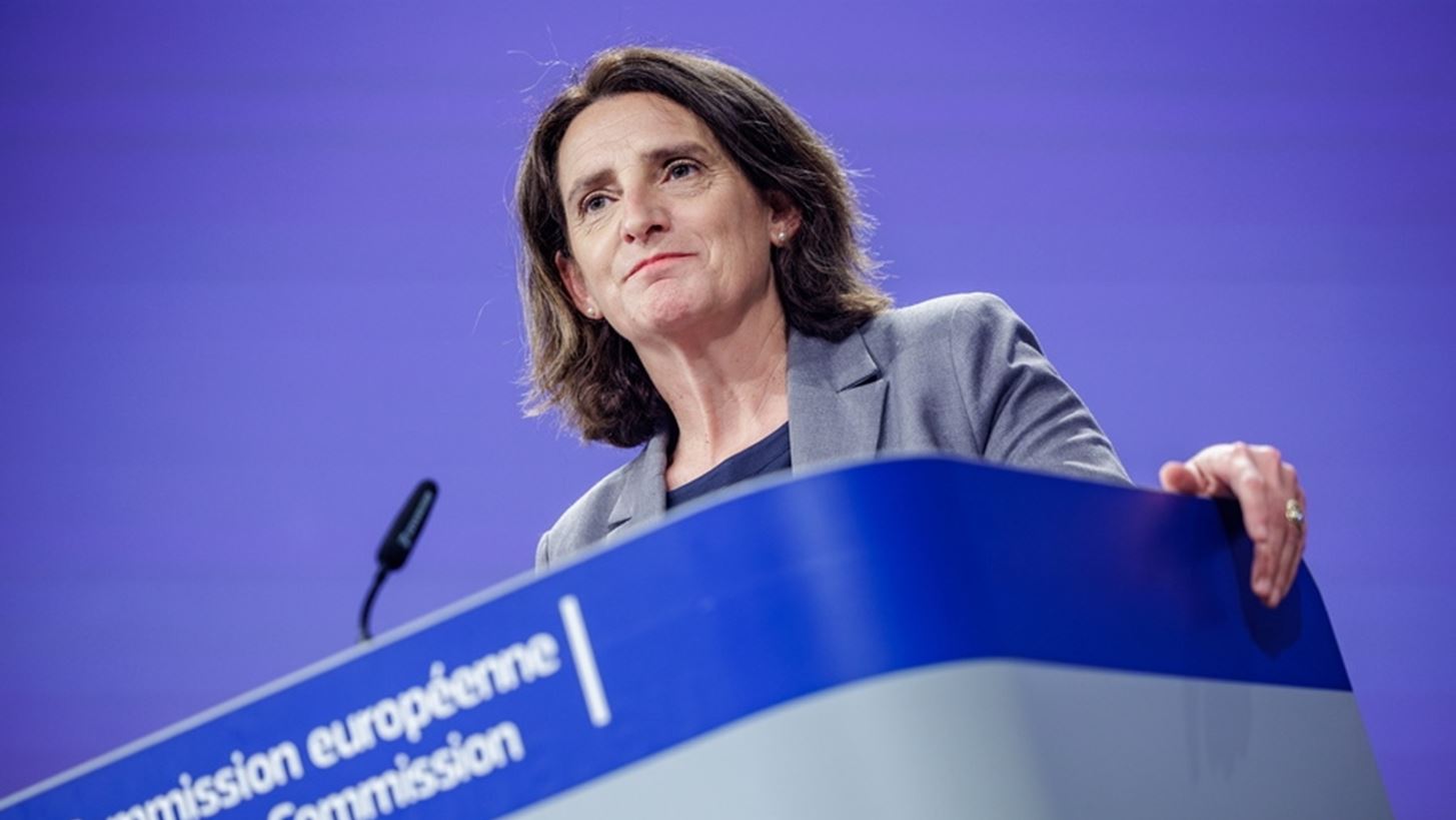 Δριμύ "κατηγορώ" της ΕΕ κατά των ΗΠΑ για "εκβιασμό" στις εμπορικές διαπραγματεύσεις