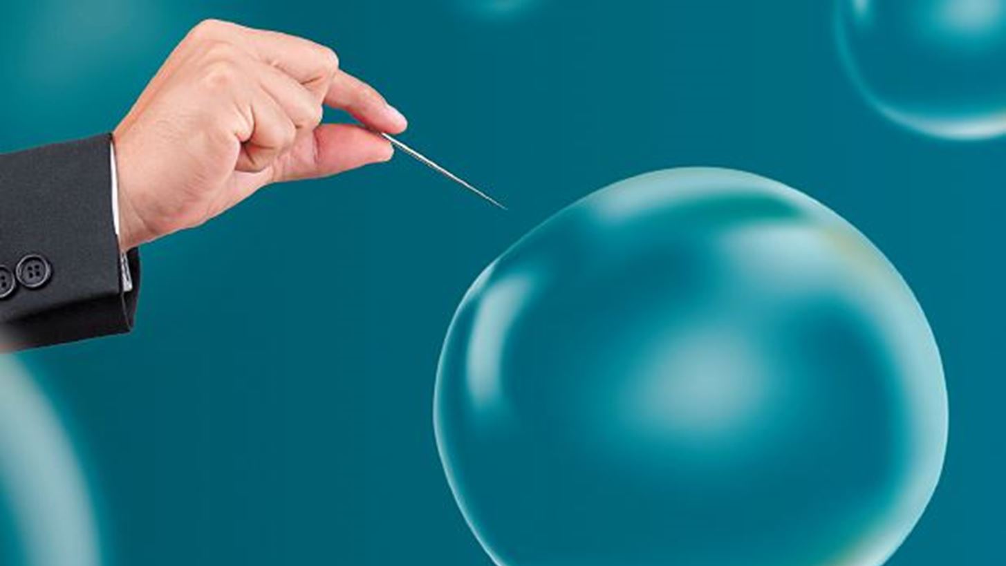 JP Morgan: Φούσκα έτοιμη να σκάσει στις αγορές; Η σύγκριση του σήμερα με την εποχή του dotcom που "γονάτισε" τα χρηματιστήρια