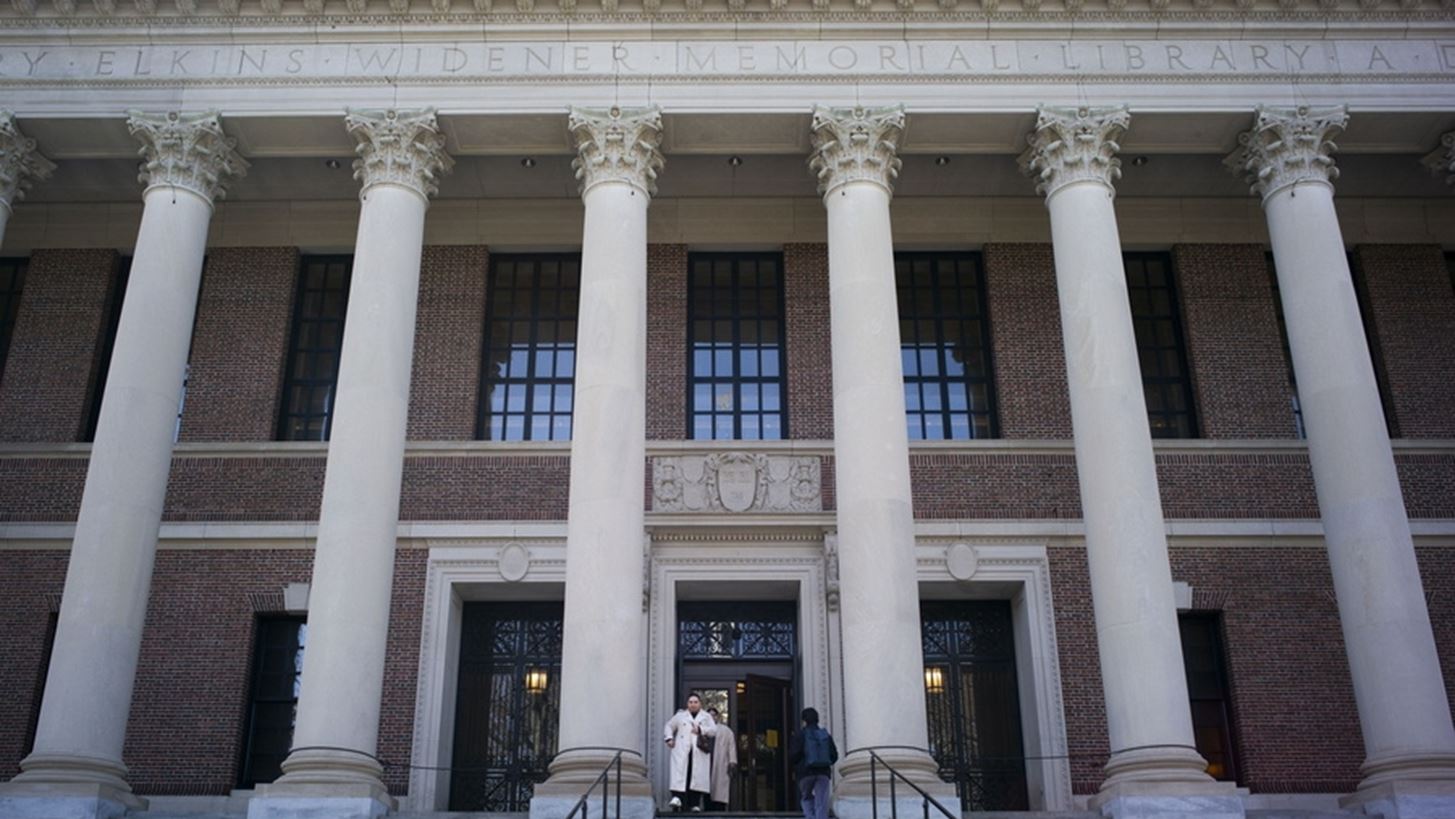 Παγκόσμιο "μέτωπο" πρυτάνεων κατά Τραμπ για το Χάρβαρντ