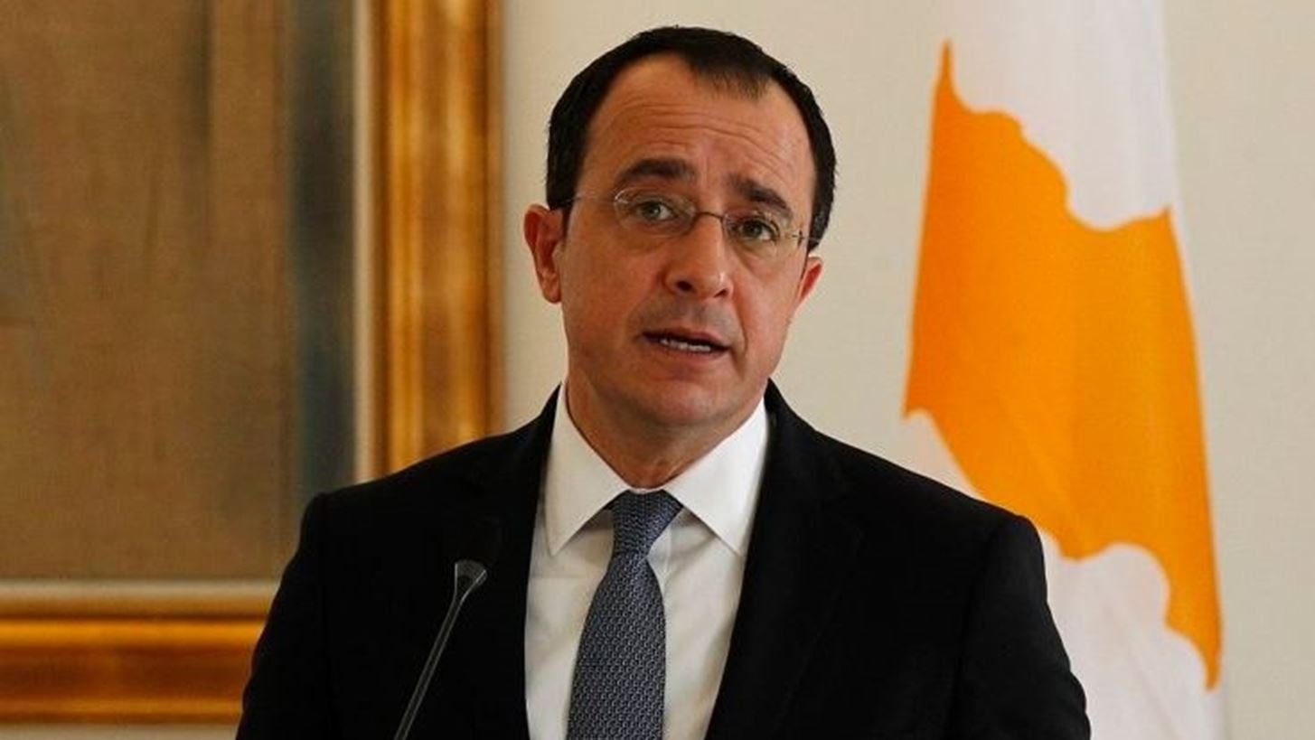 Ν. Χριστοδουλίδης: "Αρνητική εξέλιξη η νέα τουρκική πρόκληση" - Tουρκικό στρατιωτικό όχημα απομάκρυνε γεωργό από τη νεκρή ζώνη