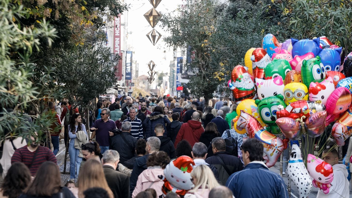 "Δειλά σημάδια αισιοδοξίας" στην κατανάλωση – Ανοικτά τα καταστήματα σήμερα, σε ρυθμούς εορταστικού ωραρίου η αγορά