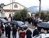 Σε βαρύ πένθος οι κηδείες των τριών γυναικών που έχασαν τη ζωή τους στη "Βιολάντα"