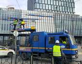 Ξηλώθηκαν τα πρώτα καλώδια του τρόλεϊ στον Πειραιά (φωτογραφίες, video)