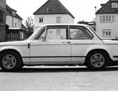 Η ιστορία της BMW 2002 που χρησιμοποιήθηκε ως καμουφλάζ της Porsche 924