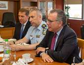 Συνάντηση Κουμουτσάκου - επικεφαλής της αντιπροσωπείας της Κομισιόν στην Ελλάδα