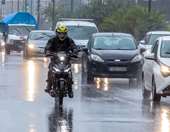 Κακοκαιρία: Μεγάλα ύψη βροχής στα δυτικά και στην Αττική - Δεκάδες κλήσεις δέχτηκε η Πυροσβεστική (χάρτες)