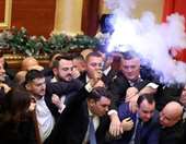 Αλβανία: Συγκρούσεις μέσα στο κοινοβούλιο εν μέσω κατηγοριών εις βάρος της κυβέρνησης Ράμα για διαφθορά