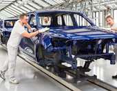 Κλιμακώνονται οι απεργίες στα εργοστάσια της VW-διακόπτεται η παραγωγή