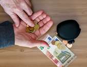 Μπαράζ πληρωμών για αναδρομικά με δικαστικές αποφάσεις - Τα ποσά και οι δικαιούχοι