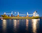 Εκρήξεις κοντά σε εμπορικό πλοίο στο στενό μεταξύ Αραβικής Χερσονήσου και Αφρικής