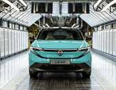 Πώς φτιάχνεται το νέο Nissan Leaf-video μέσα από το εργοστάσιο